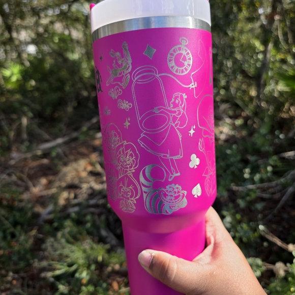 40oz Fuchsia Alice In Wonderland Engraved Stanley - Picture 2 of 3